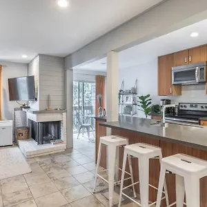 updated-whistler-creekside-studio-with-free-parking.hotels-of-whistler.com/