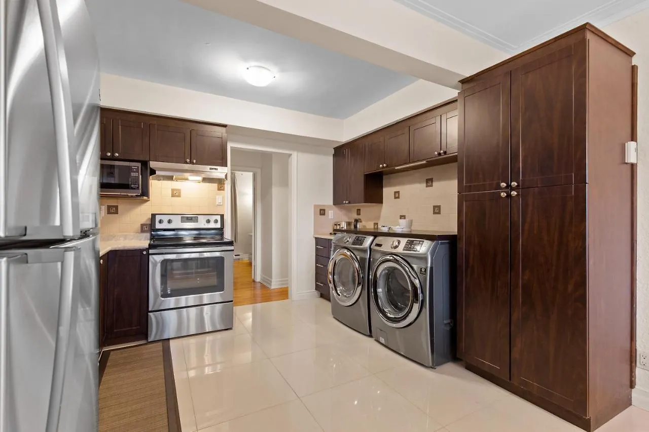 Byron Appartement 3 Chambres Montreal Apartment